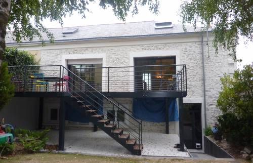 Aménagement d'une terrasse surélevée près d'Aix-les-Bains - après